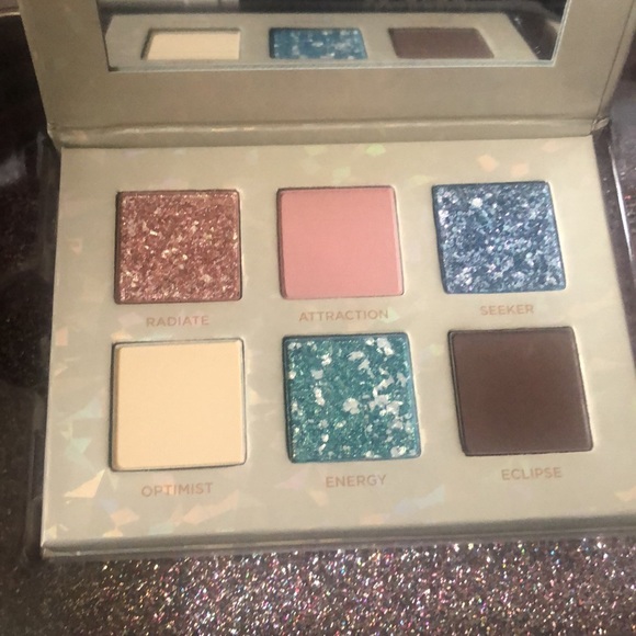 New Urban Decay Major Gems palette, eye pencil in Zero & eyeshadow primer in tin - Picture 4 of 15